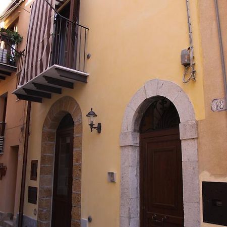 La Finestra Sotto La Rocca Apartment Cefalu Phòng bức ảnh