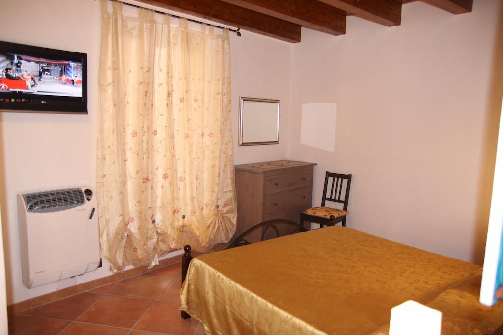 La Finestra Sotto La Rocca Apartment Cefalu Phòng bức ảnh
