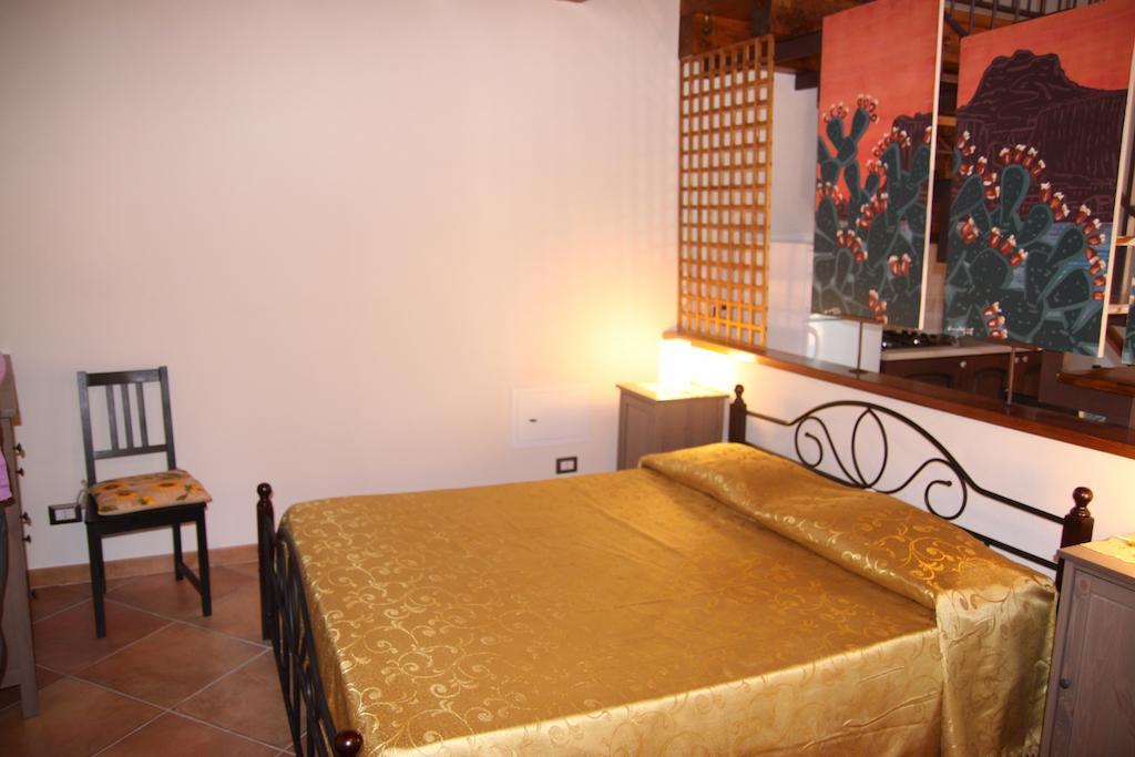 La Finestra Sotto La Rocca Apartment Cefalu Phòng bức ảnh