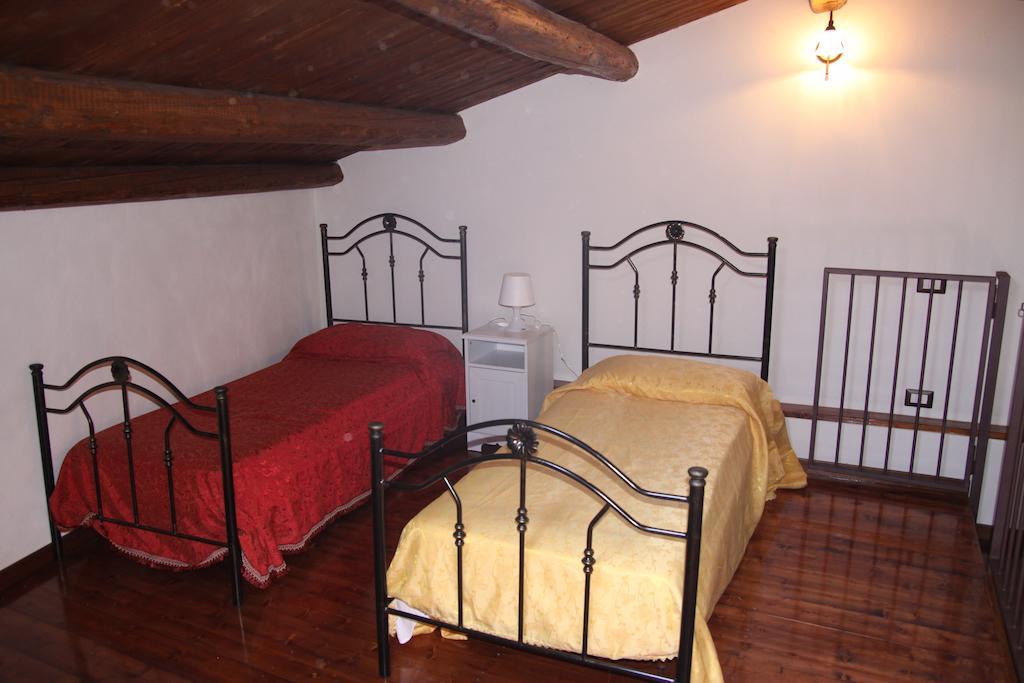 La Finestra Sotto La Rocca Apartment Cefalu Phòng bức ảnh
